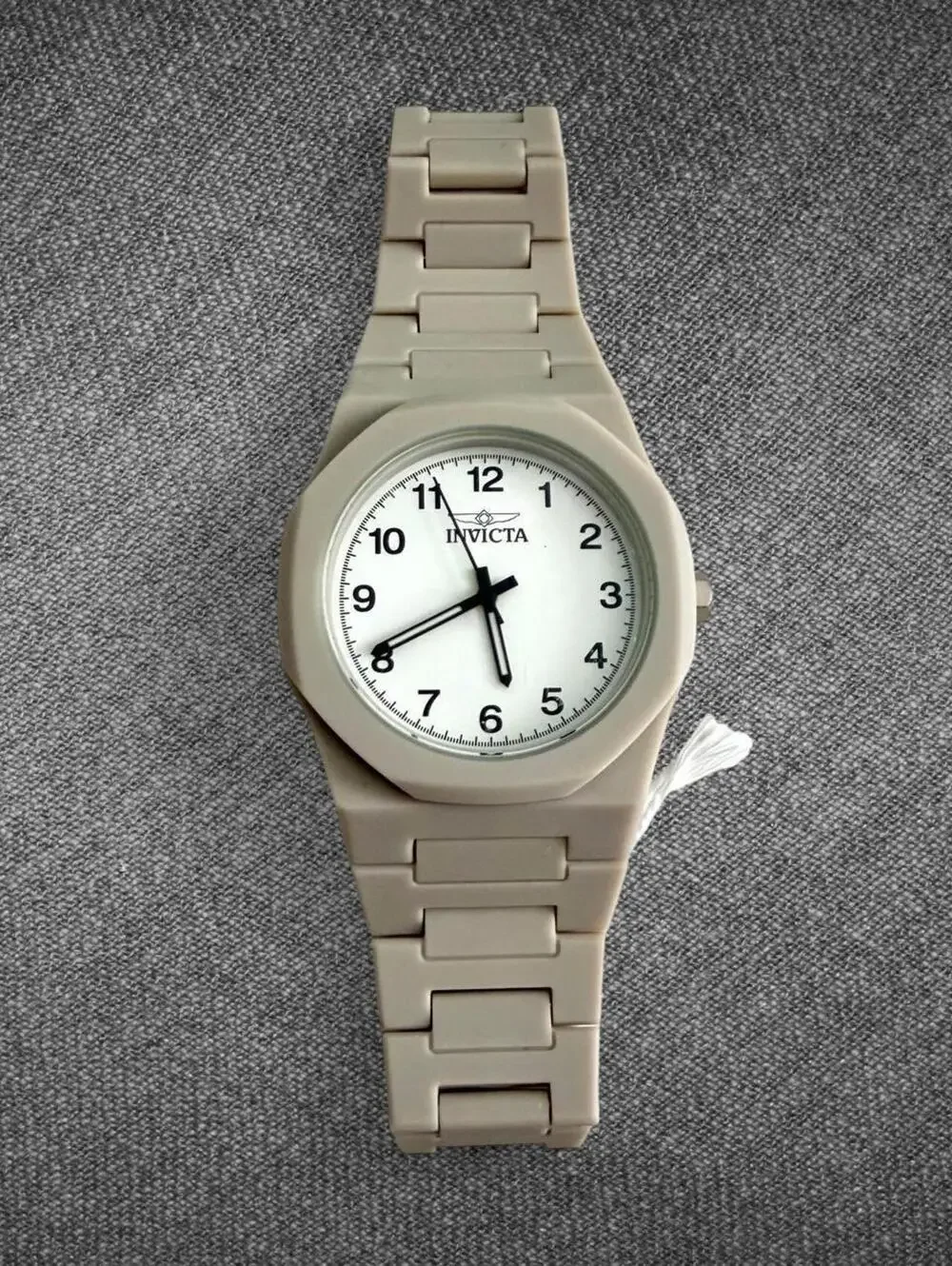 Invicta Beige Monochrome Analog Bracelet Watch White Dial